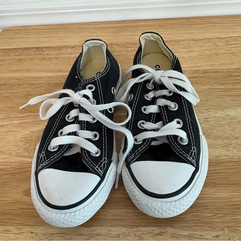 Converse Black Sneakers Size 11‎